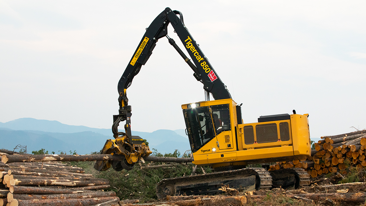 Image of a Tigercat 850 processor working in the field