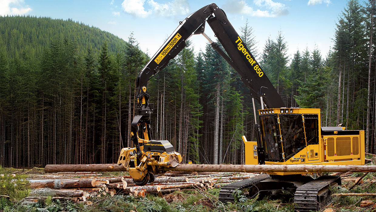 Image of a Tigercat 850 processor working in the field